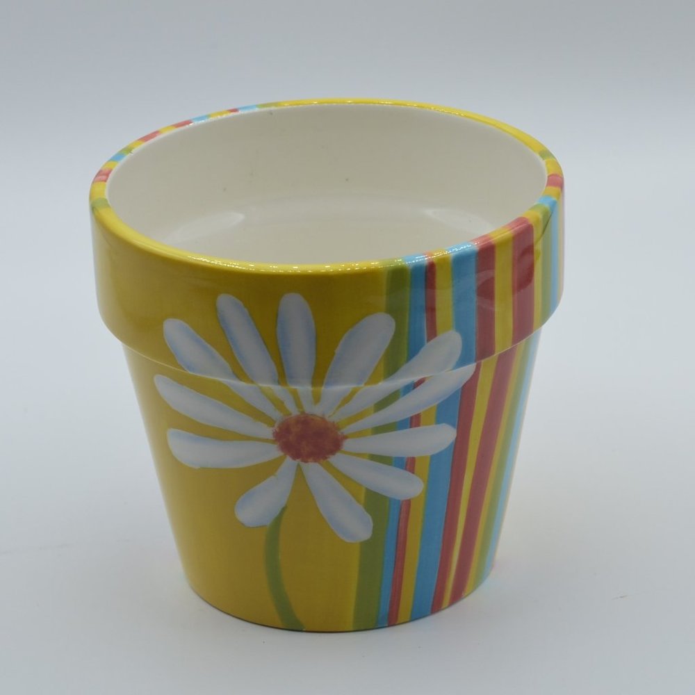 Burton & Burton Pick a Daisy Planter